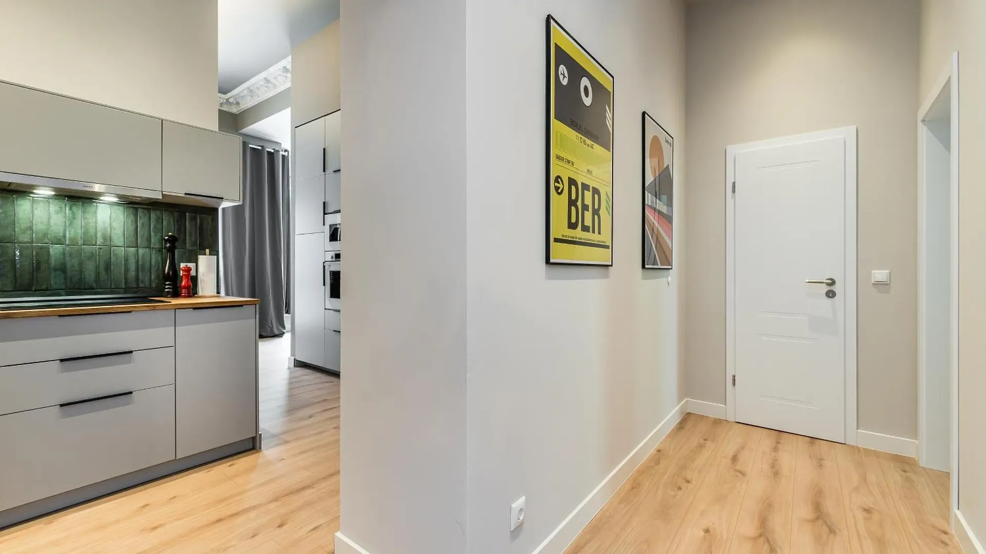 Luxurioese Design Apartments Mit Je 3 Schlafzimmern 0*, Berlin